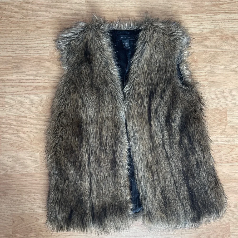 The Limited Brown and Tan Faux Fur Vest with Tie and Pockets Size Small - Picture 1 of 7